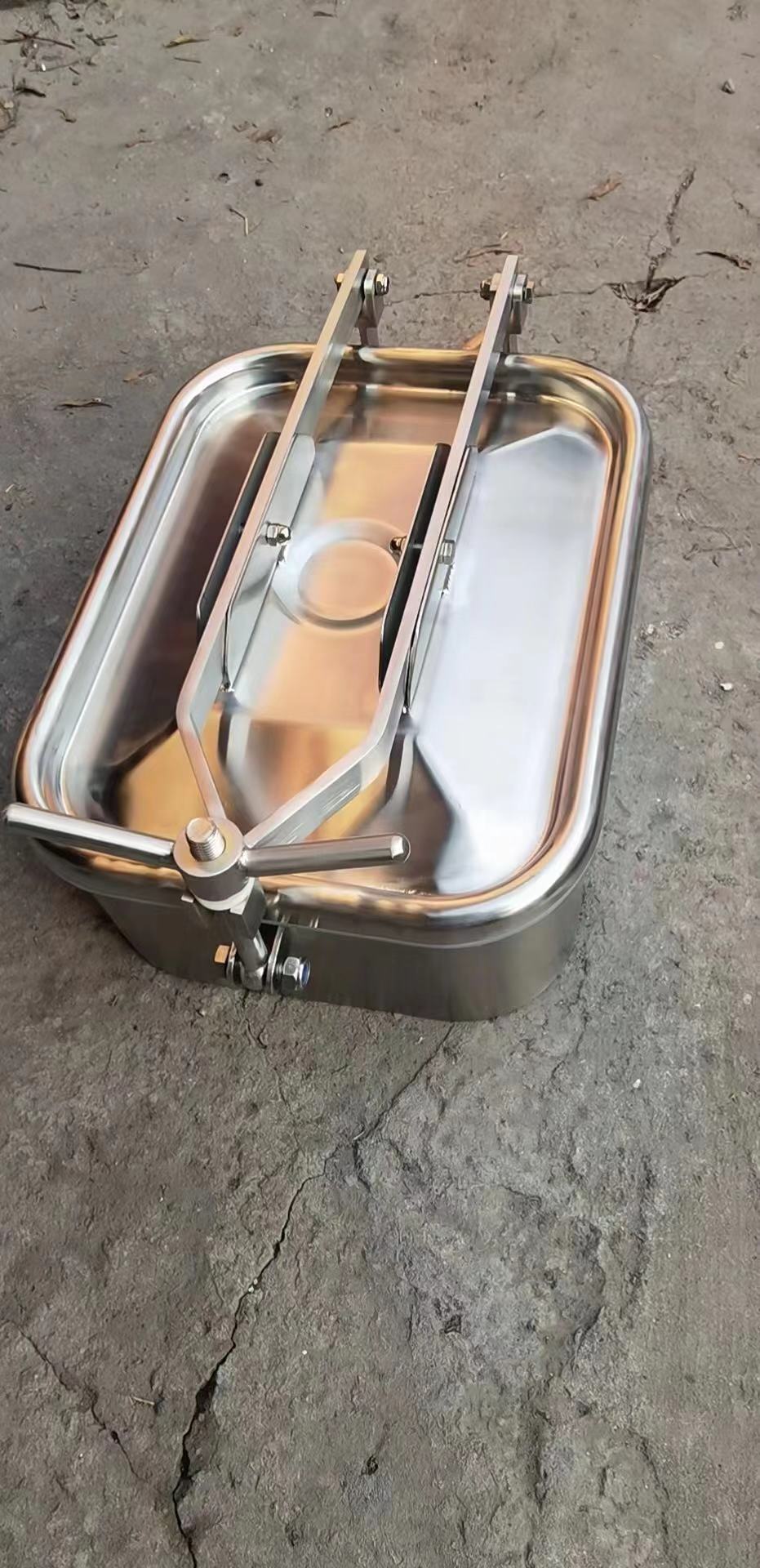 Bocas de acceso rectangulares de acero inoxidable 304 de 8 mm de espesor con un brazo que se cruza